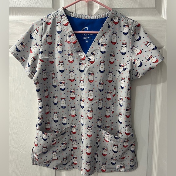 XS Maeven Prints Scrub top - Picture 1 of 3